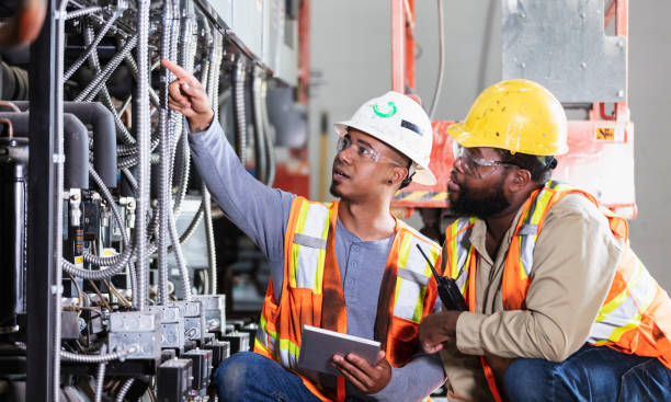 Best Electrical Contractors for Businesses  in Berkley, MI